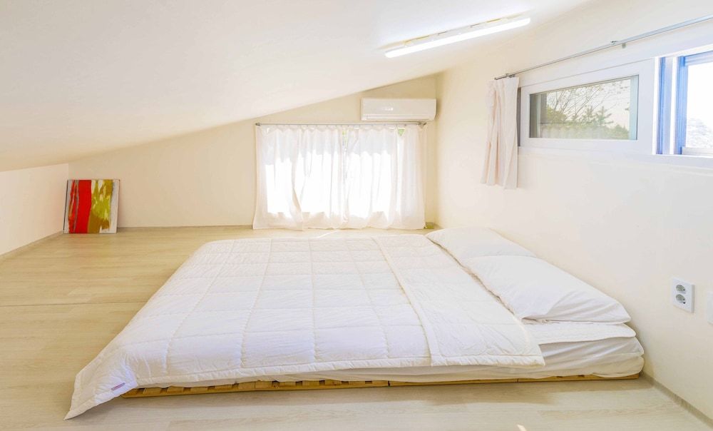 Namhae Butkokgiljinaseo Deluxe Room - Room 101, Room 102 randomly assigned (spa bath available once a day) 9