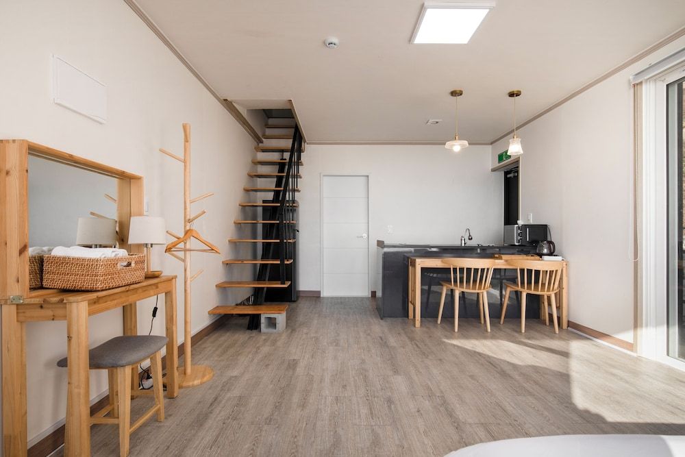 Namhae Butkokgiljinaseo Standard Room - Room 201, Room 202 randomly assigned 34