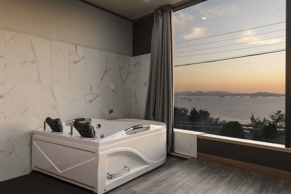 Namhae Butkokgiljinaseo Deluxe Room - Room 101, Room 102 randomly assigned (spa bath available once a day) 16