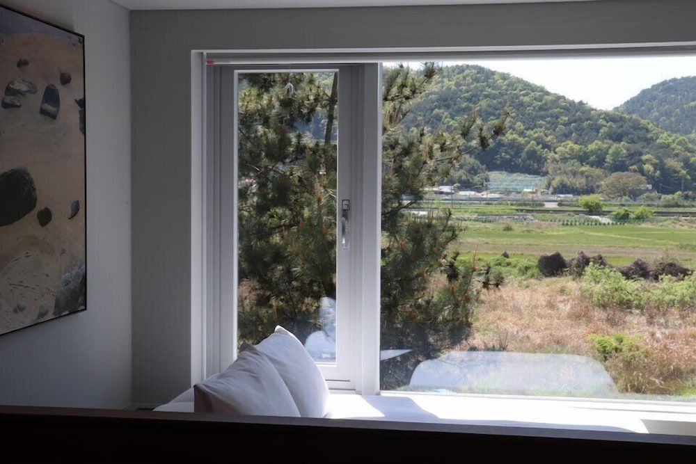 IJE Namhae Standard Double Room 5