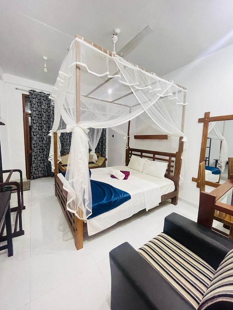 Sigiri Holiday Bungalow Deluxe Villa, 1 Queen Bed 3