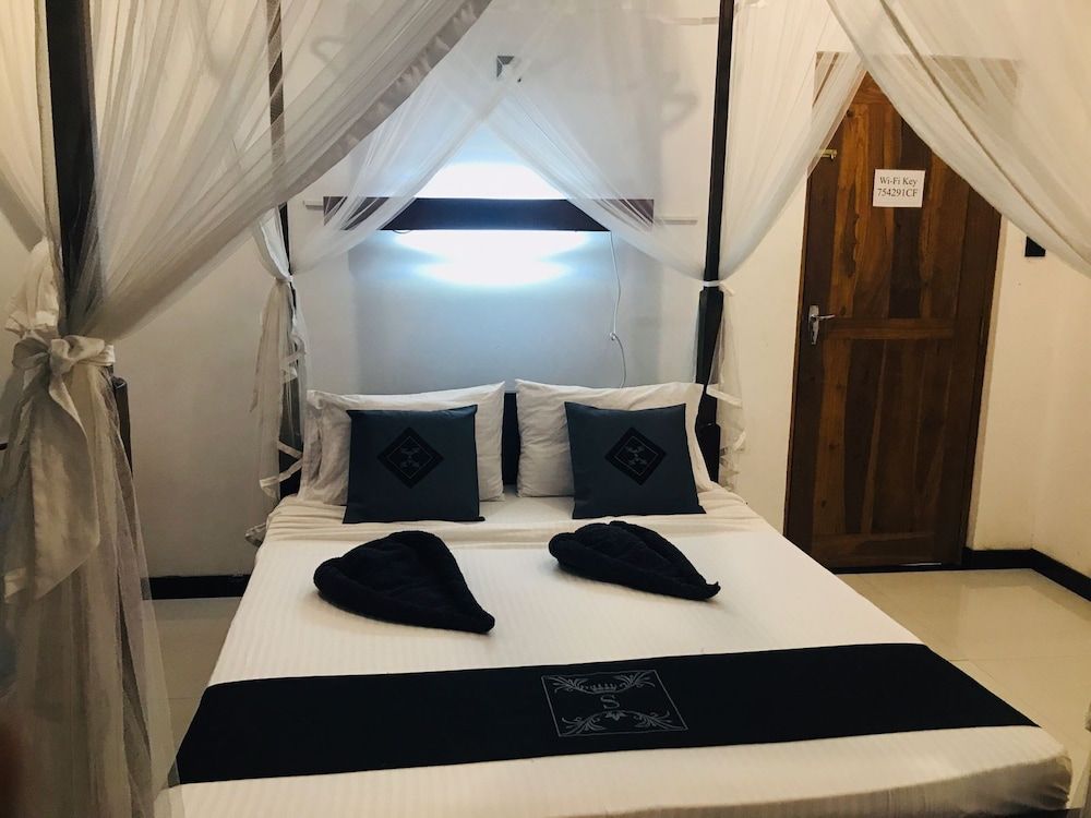 Sigiri Holiday Bungalow Deluxe Villa, 1 Queen Bed 8