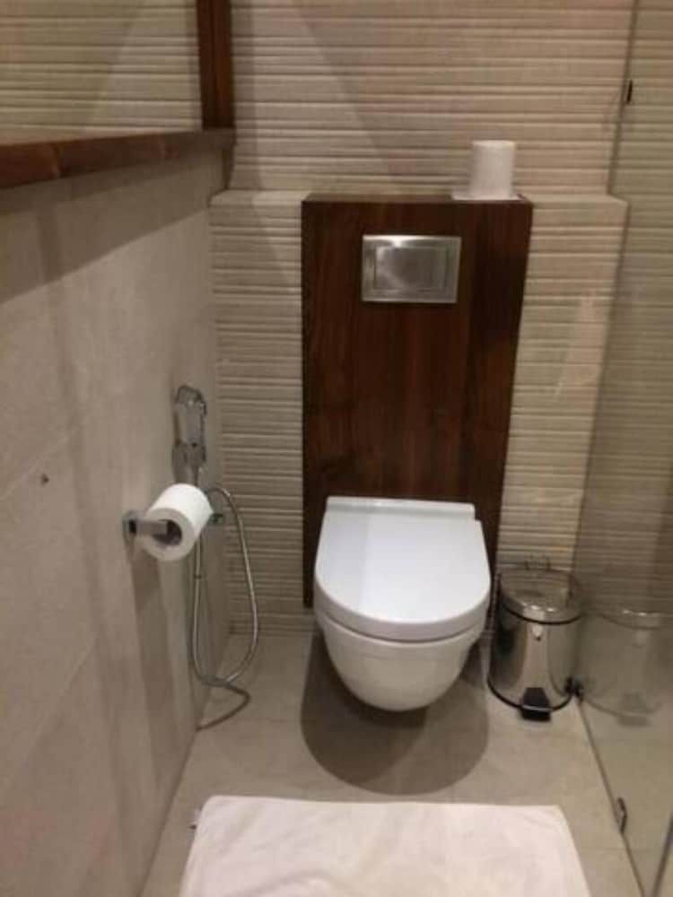 Sunshine Resort and Spa Deluxe Double Room 5