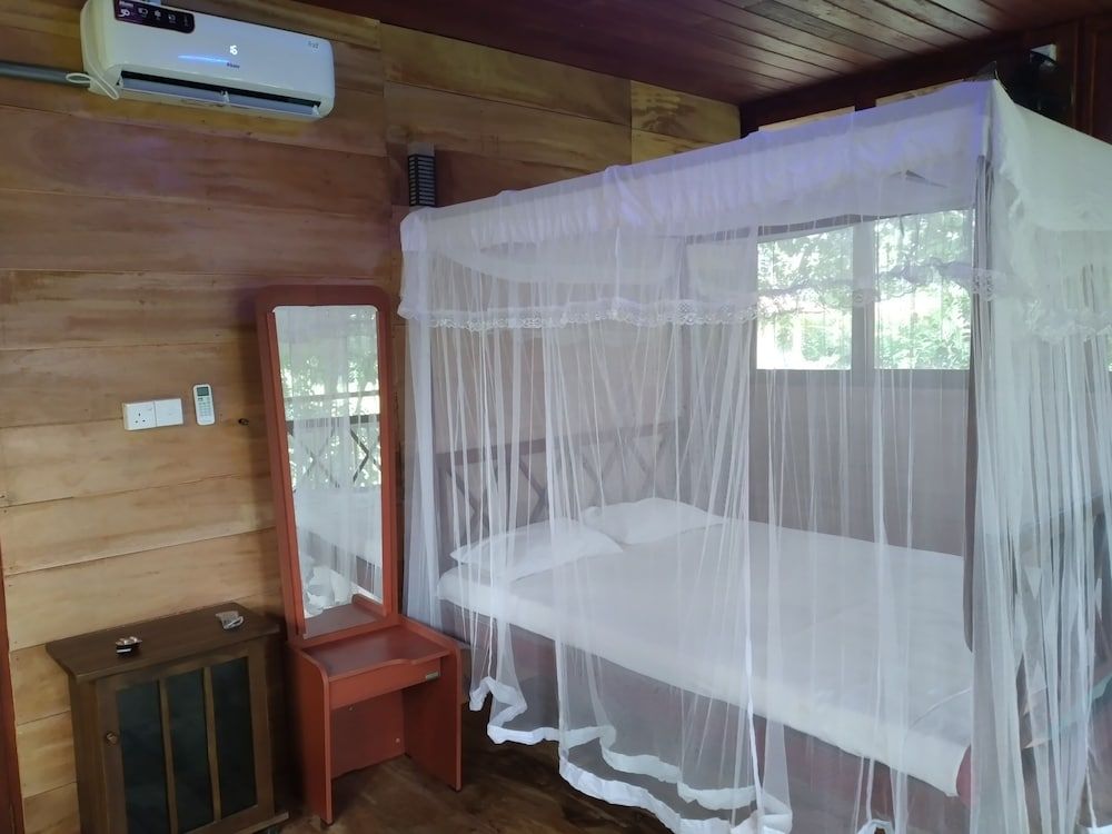 Luxury Chalet, 2 Bedrooms, Garden View
