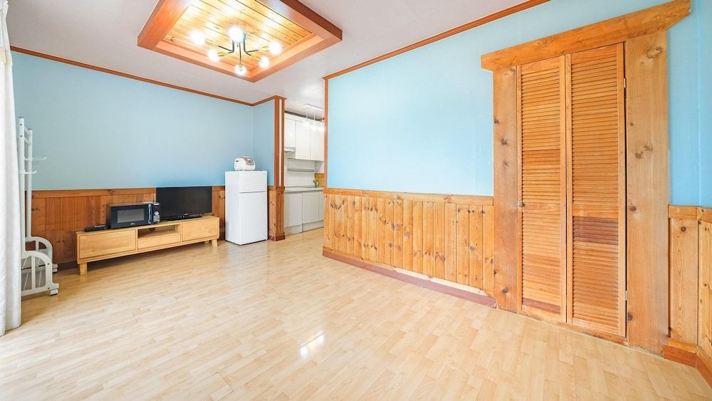 Taean Hagampo Coastvalley Pension Basic Room, 1 Bedroom (marguerite) 3