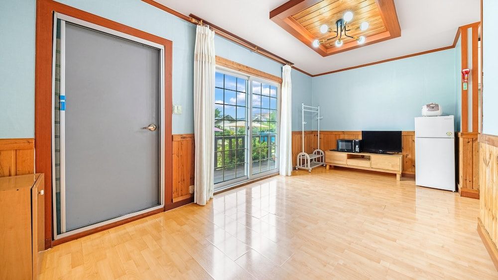 Taean Hagampo Coastvalley Pension Basic Room, 1 Bedroom (marguerite) 2