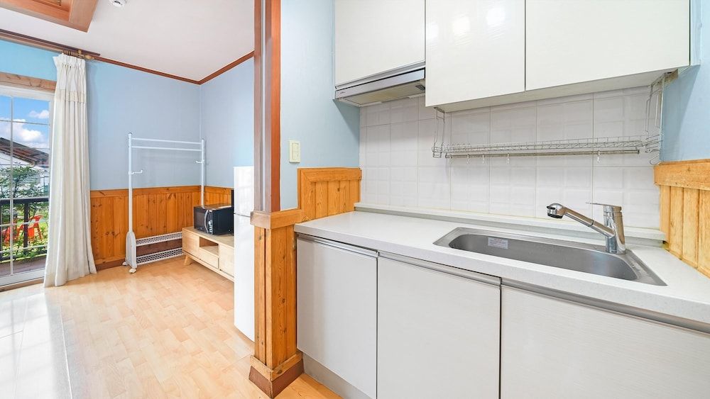 Taean Hagampo Coastvalley Pension Basic Room, 1 Bedroom (marguerite) 4