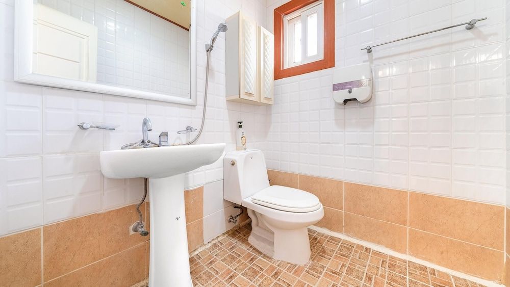 Taean Hagampo Coastvalley Pension Basic Room, 1 Bedroom (daisy) 6