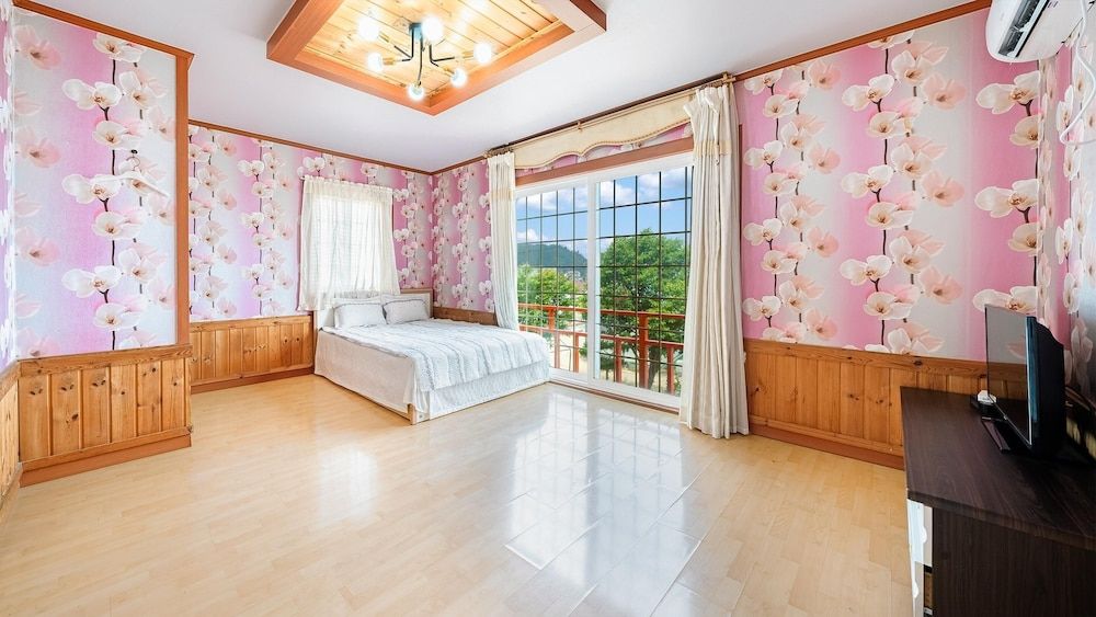 Taean Hagampo Coastvalley Pension Basic Room, 1 Bedroom (daisy)