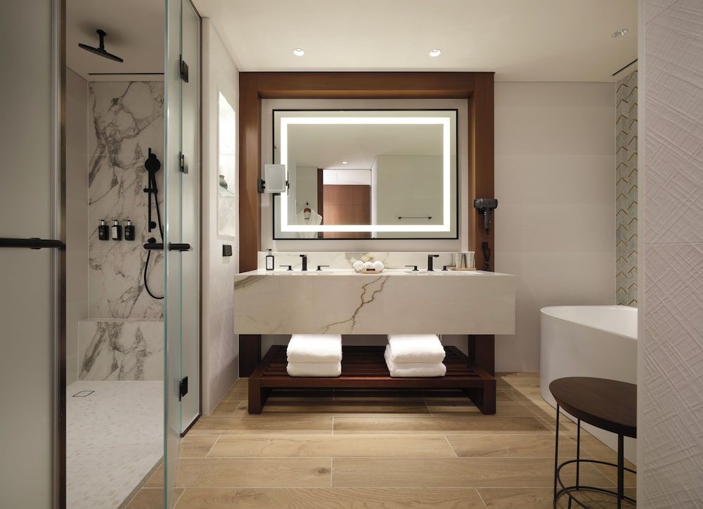 INSPIRE Entertainment Resort Sun Tower Deluxe King 3