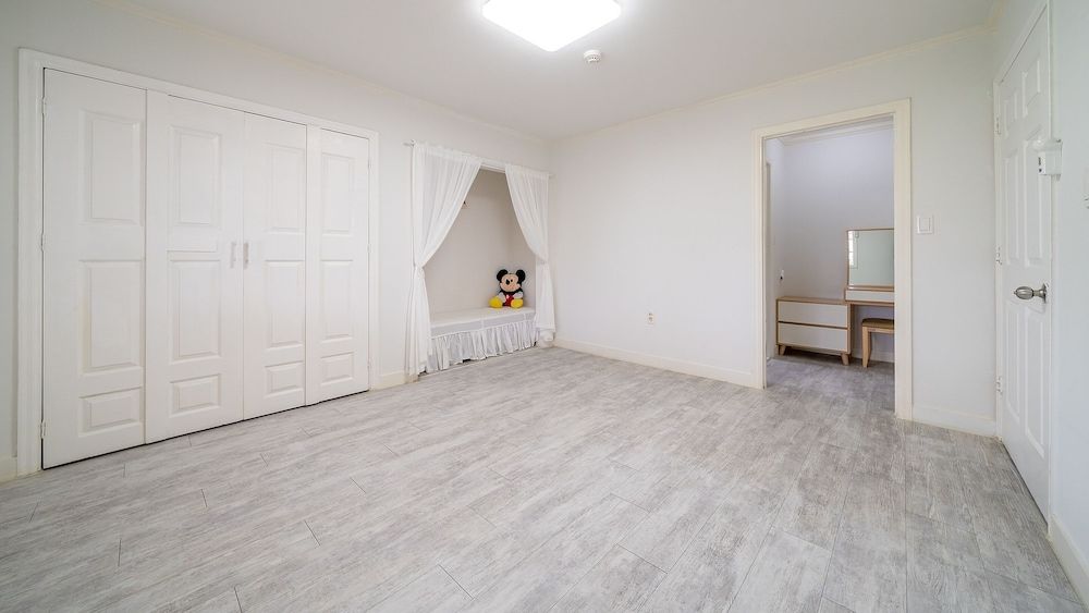 Daebudo Hebron Poolvilla Basic Room, 4 Bedrooms (Private Poolvilla 1F+2F) 4