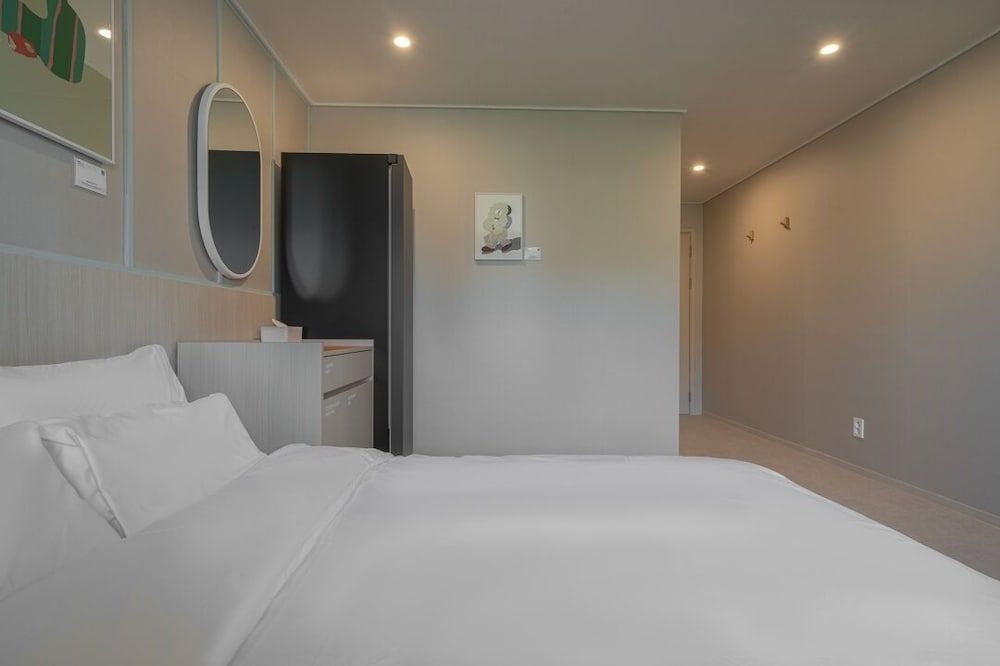 Workers Hotel Ansan by Aank Music Deluxe 3