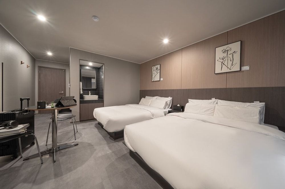 Workers Hotel Ansan by Aank Standard Twin 9