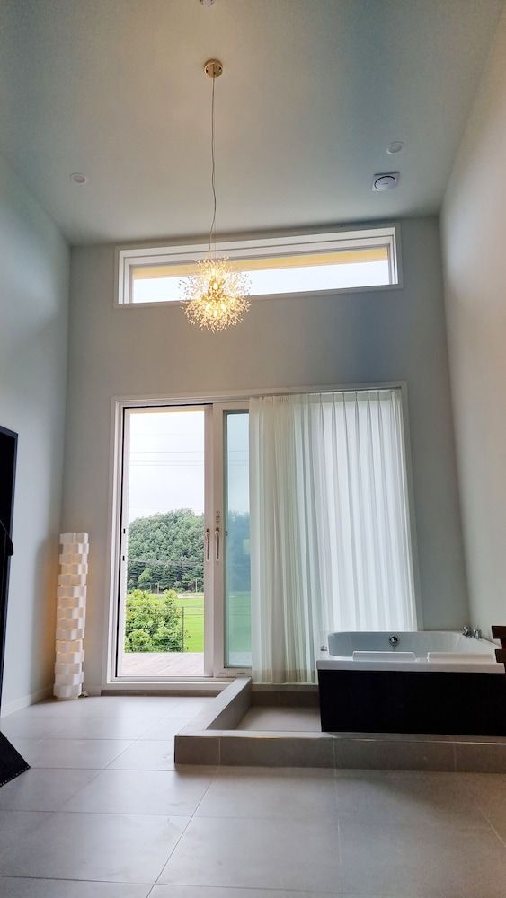 SunField Spabeach 17