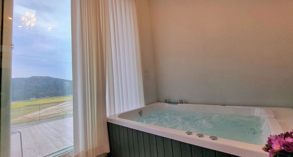 SunField Spabeach 13