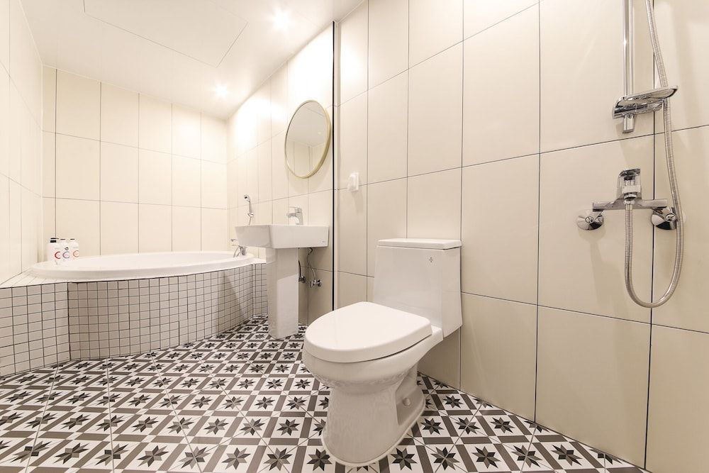 Hotel Cozy Family Twin Room (A Type) 4