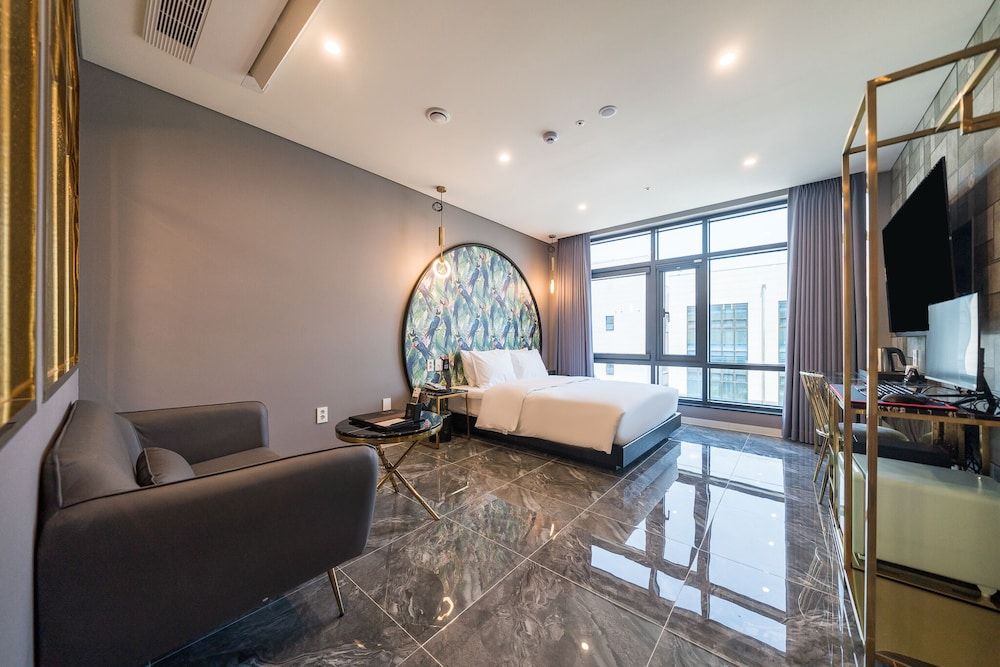 Hotel Four Star Standard Double Room 6