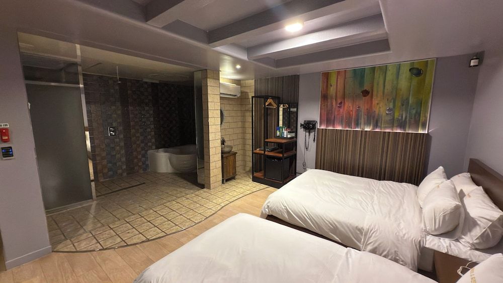 Ilsan Hotel Cleo Suite Twin 4