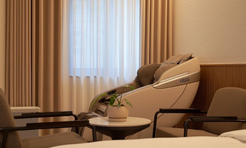 Brown Dot Hotel Gunsan Terminal Branch Deluxe King Room