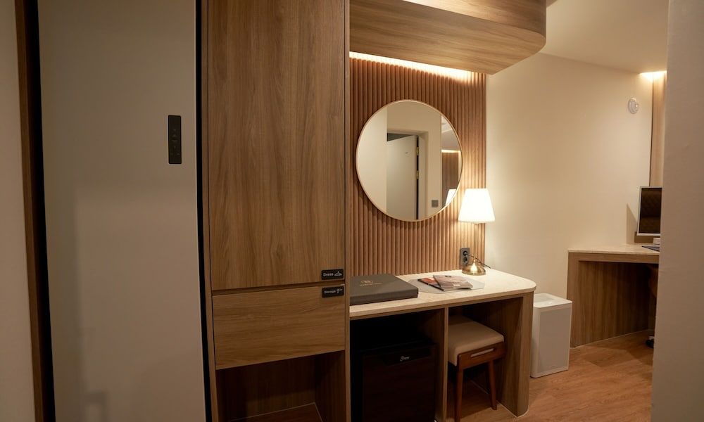 Brown Dot Hotel Gunsan Terminal Branch Superior King Room 5