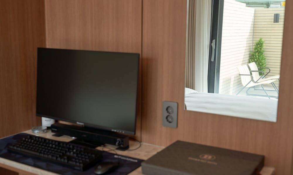 Brown Dot Hotel Gunsan Terminal Branch King Room - Balcony 8