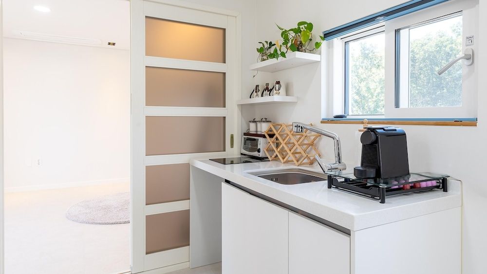 Gangneung Whiten Pension Basic Room, 3 Bedrooms (WhiteN A) 6