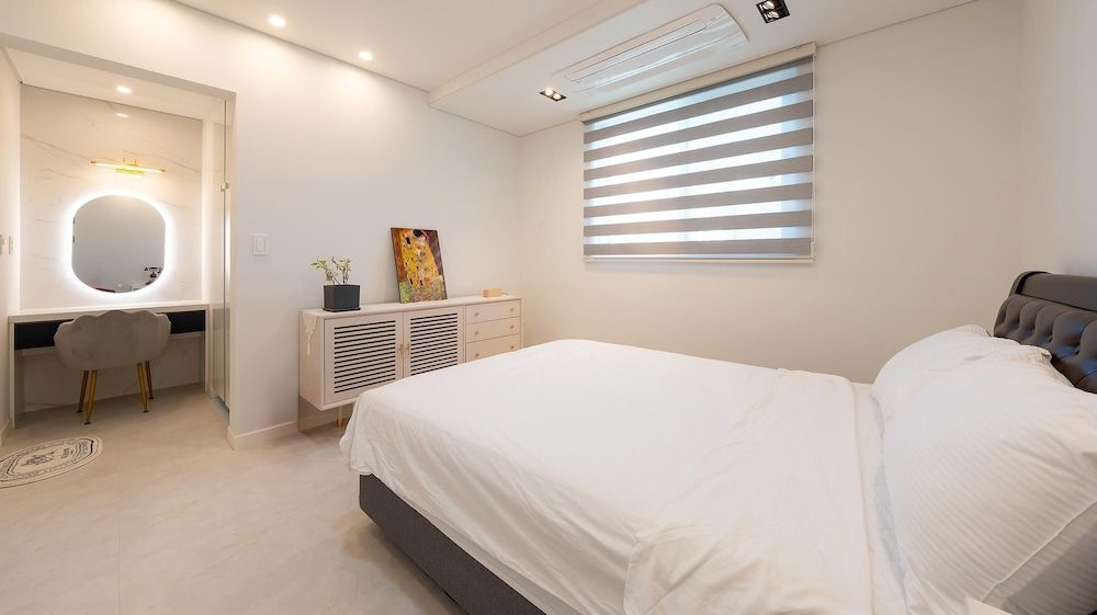 Gangneung Whiten Pension Basic Room, 3 Bedrooms (WhiteN A) 4