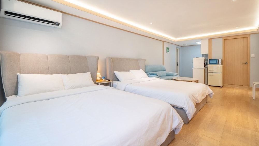 Donghae Badae Meomuleuda Basic Room, 1 Bedroom (203(Side Ocean View, Twin Bed)) 2