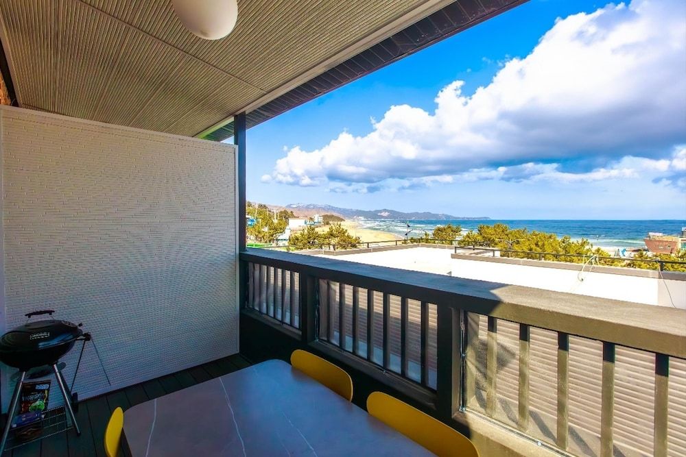 Donghae Badae Meomuleuda Basic Room, 1 Bedroom (301(ocean view)) 5