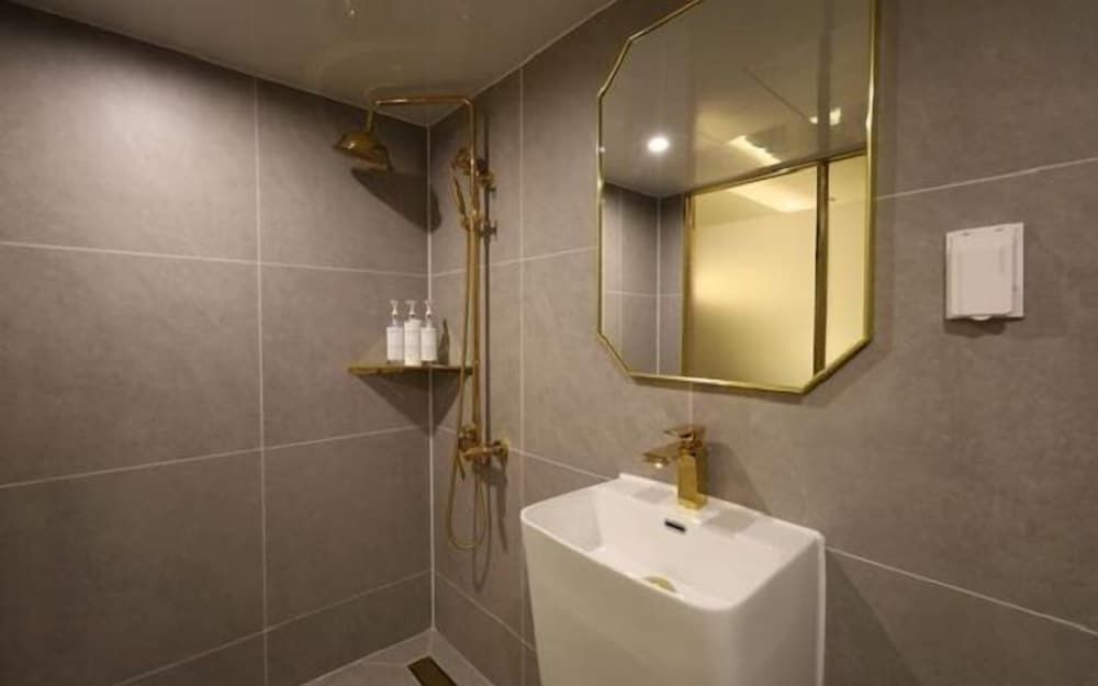 Denbastar Hotel-Kyungnam University Branch Basic Double Room 6