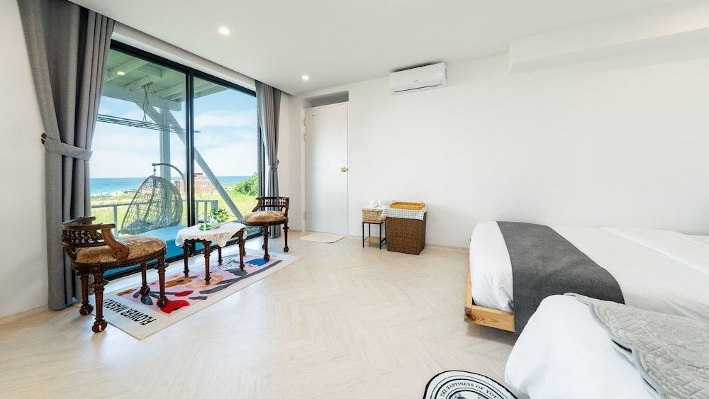 Gangneung Remember Dogchae Pension Basic Room, 2 Bedrooms (private house(Ocean View)) 16