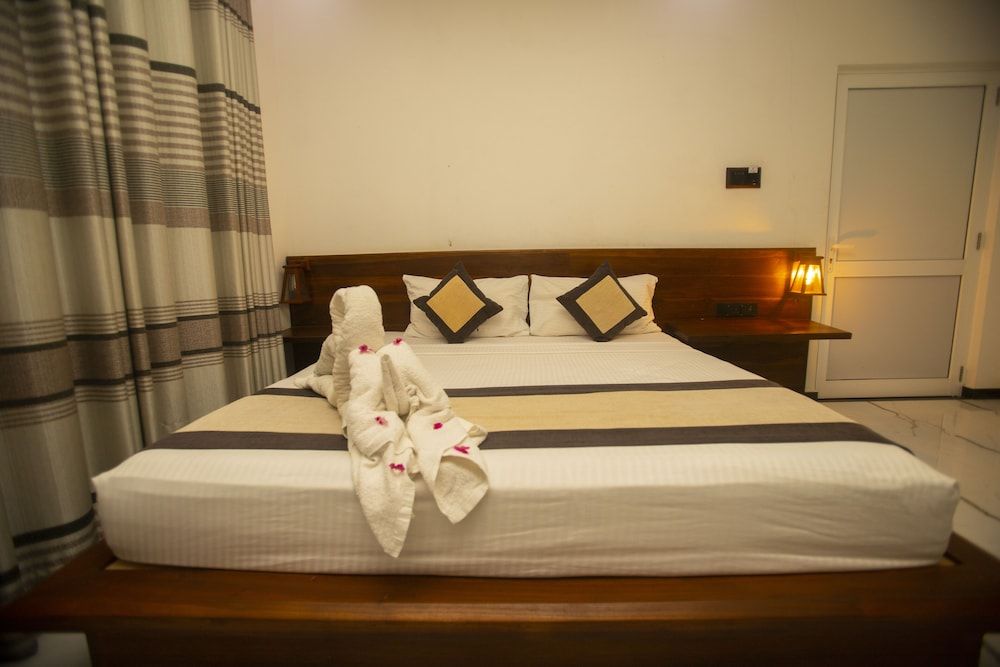 Supreme Dambulla Deluxe Room 4