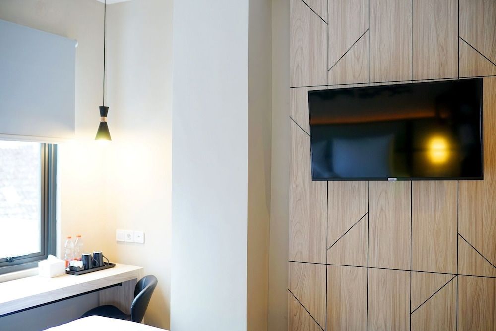 Front One Gosyen Hotel Salatiga Superior Double Room 5