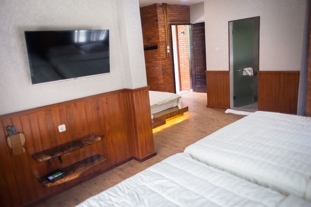 Pariban Hotel Junior Room 2