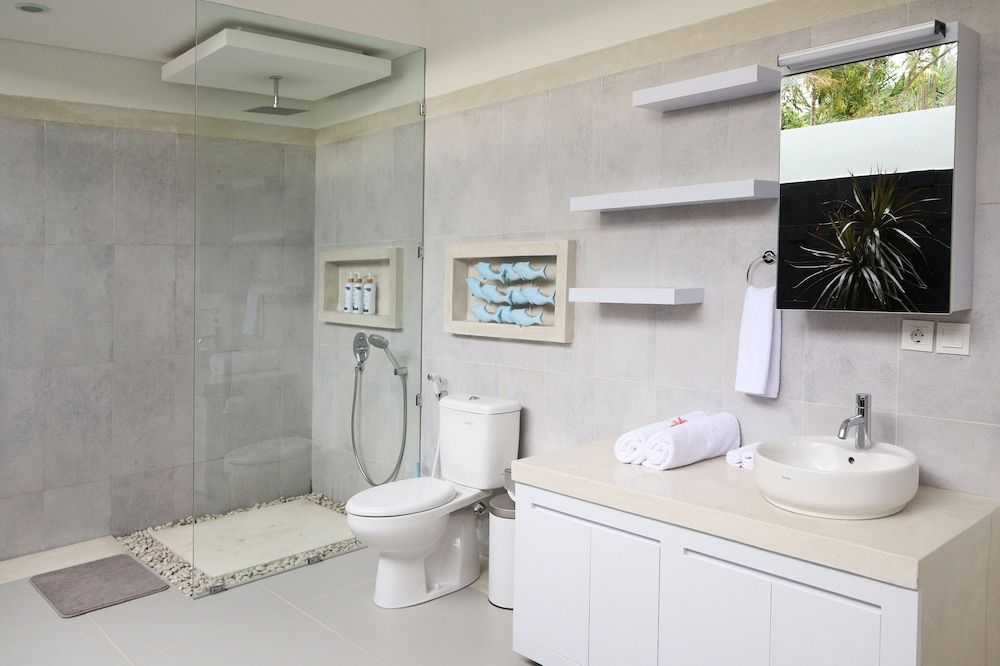 Tropik Resort Lombok Standard Villa, 3 Bedrooms, Private Pool, Poolside (Laura) 4