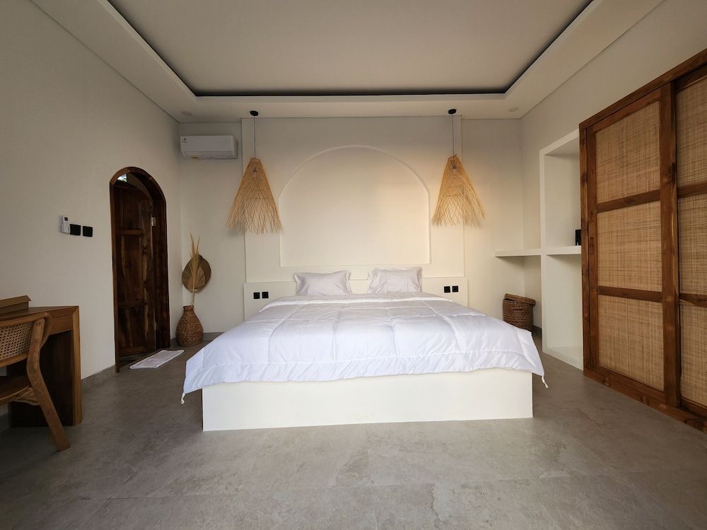 Deluxe Suite, 1 Bedroom, Non Smoking, Pool View