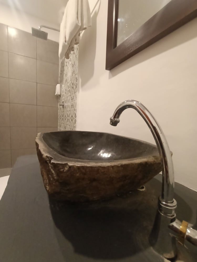 Attara Inn Senggigi Family Room 10