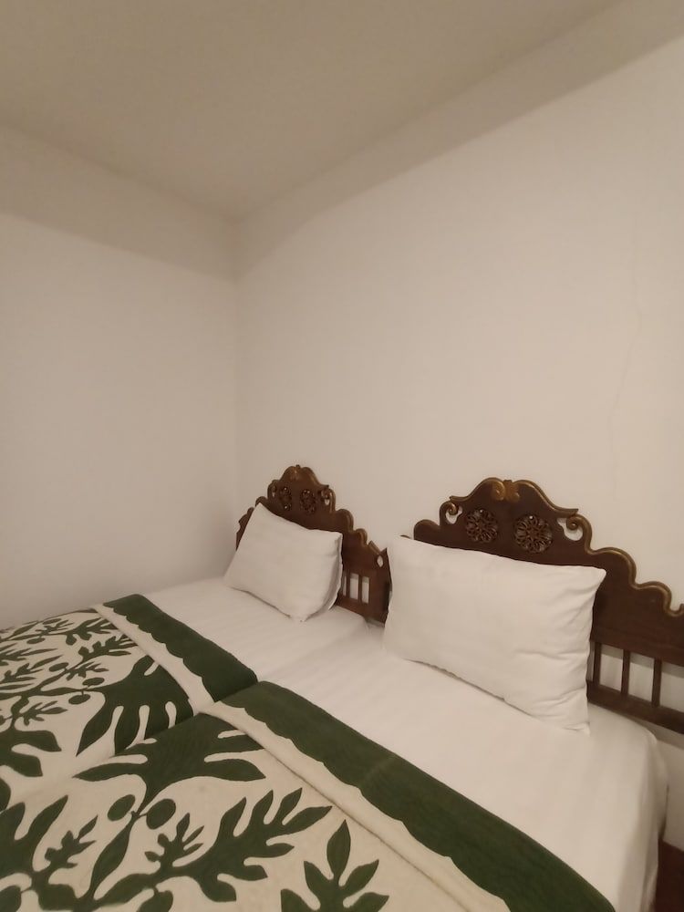 Attara Inn Senggigi Family Room 4