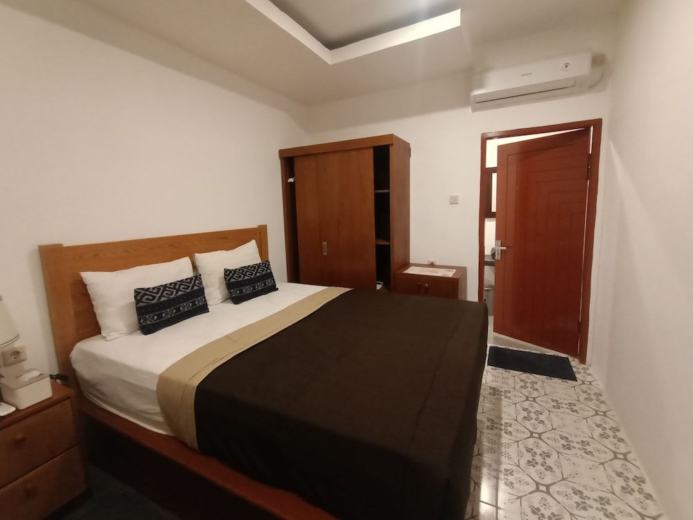 Attara Inn Senggigi Family Room 3