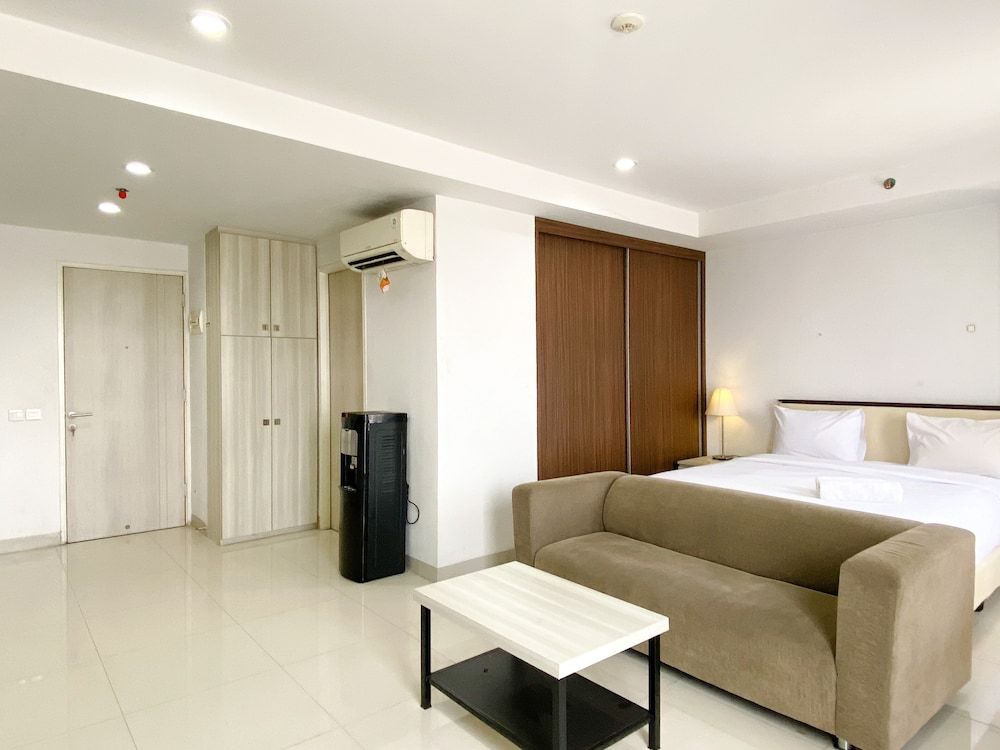 Cozy And Spacious Studio Room Azalea Suites Apartment Studio 6