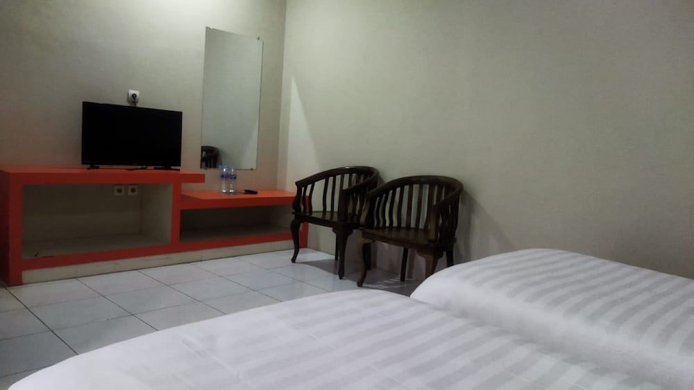 Royal Kencana powered by Cocotel Superior Twin Room 8