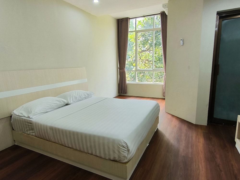 Royal Kencana powered by Cocotel Deluxe Double Room 5