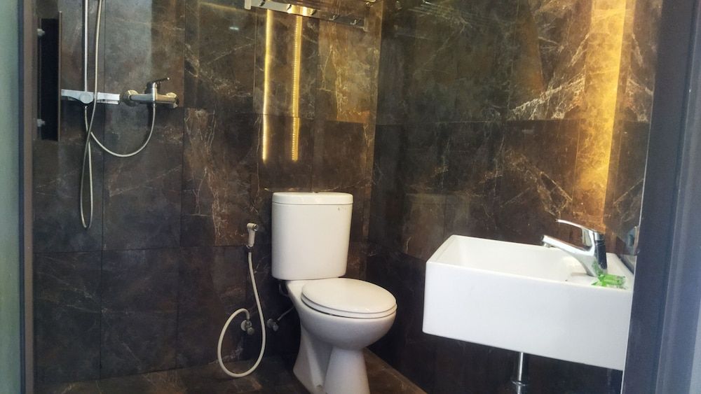 Royal Kencana powered by Cocotel Deluxe Twin Room 8