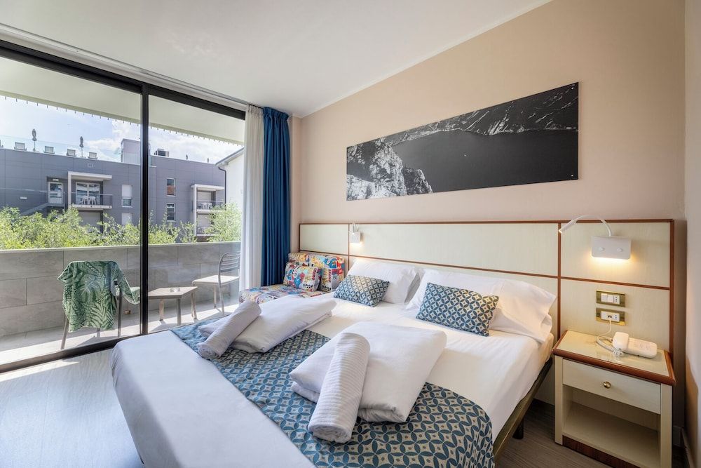 Comfort Room, Garden Area