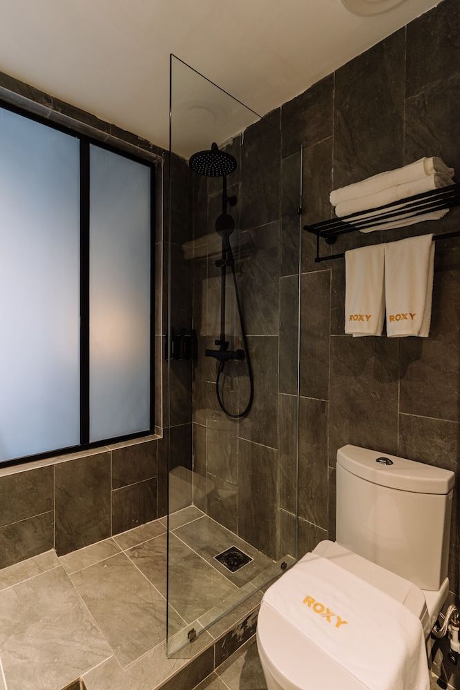 Impiana by Roxy Hotel Deluxe Twin Room, 2 Twin Beds 4