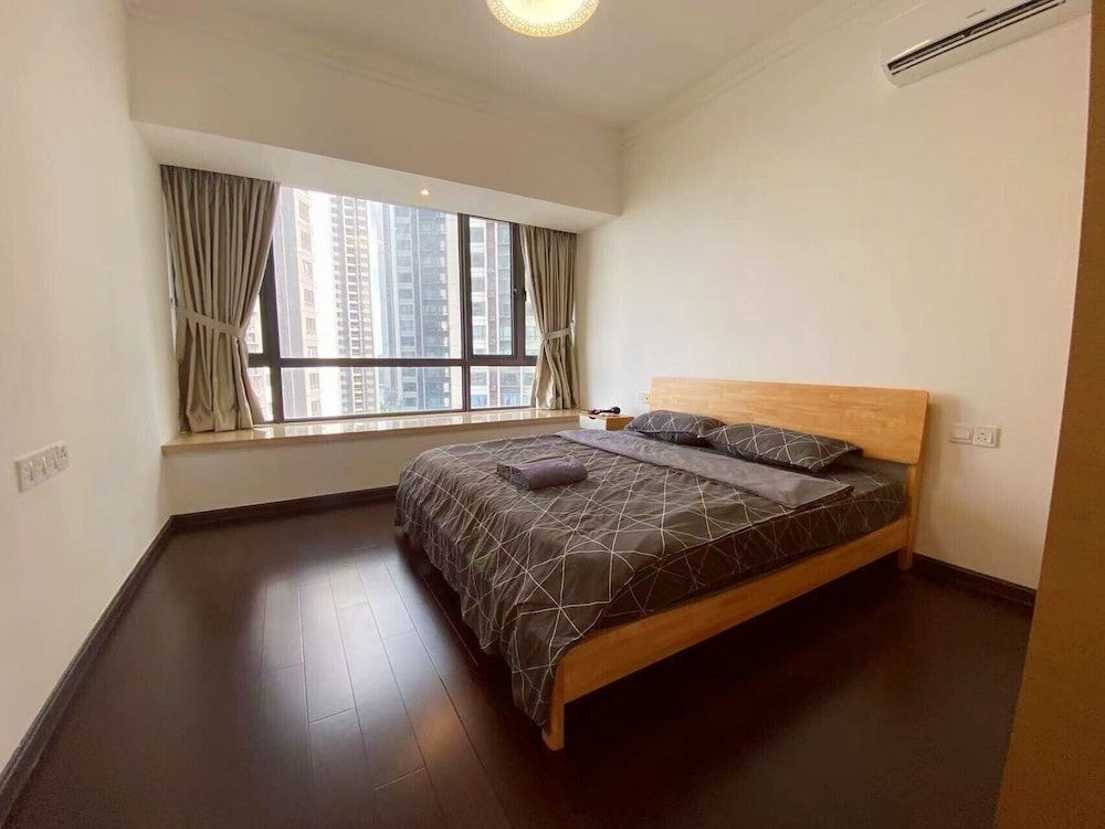 Luxury Apartment, 3 Bedrooms, 2 Bathrooms, Pool View