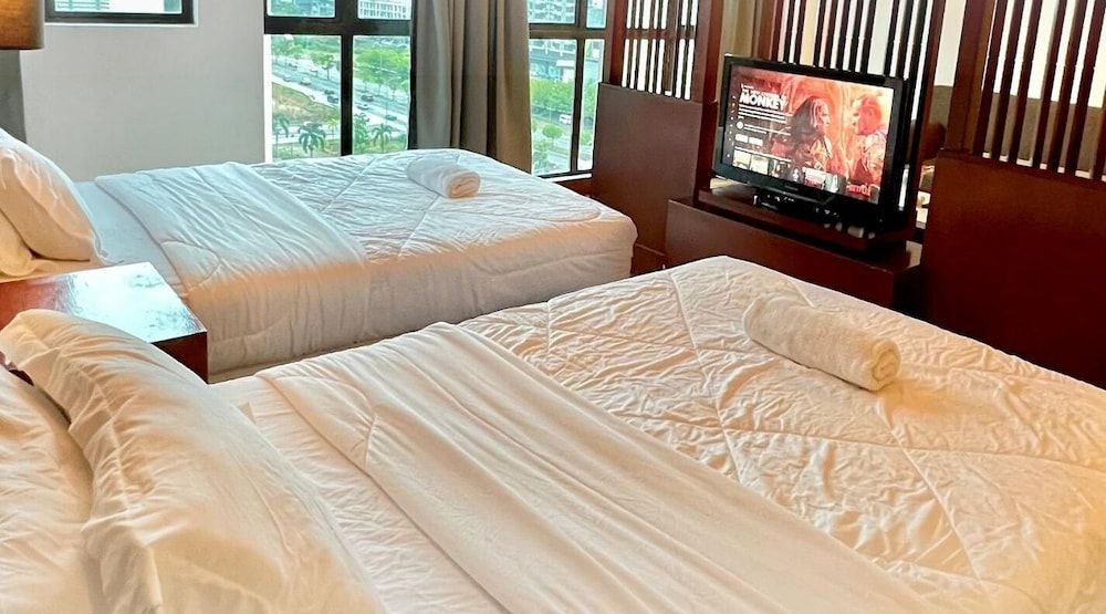 Exclusive Apartment, 2 Double Beds, Kitchen, Pool View