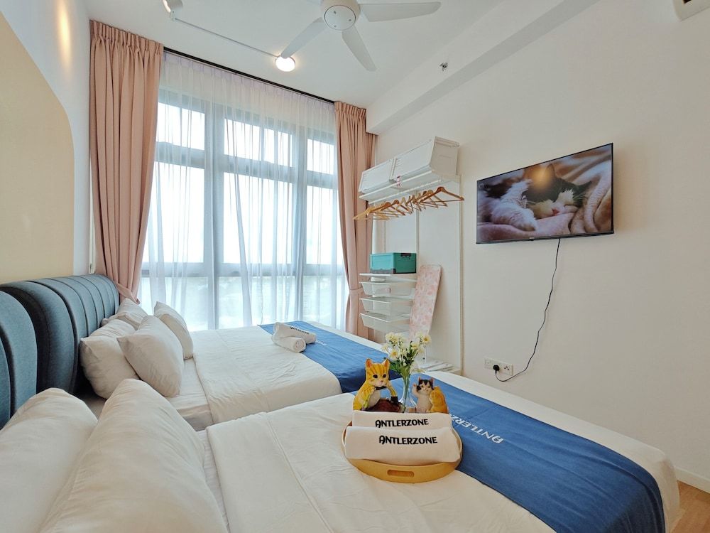 Classic Apartment, 3 Bedrooms, Pool View