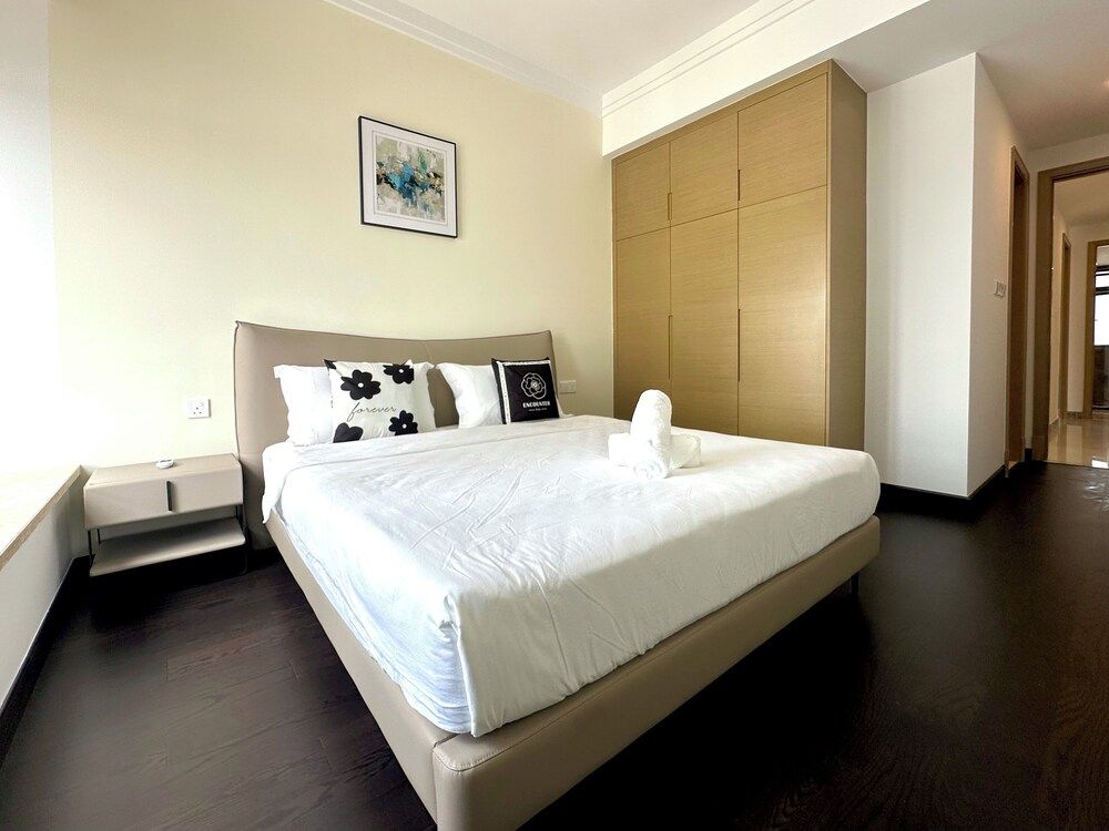Superior Condo, 3 Bedrooms, Balcony, City View