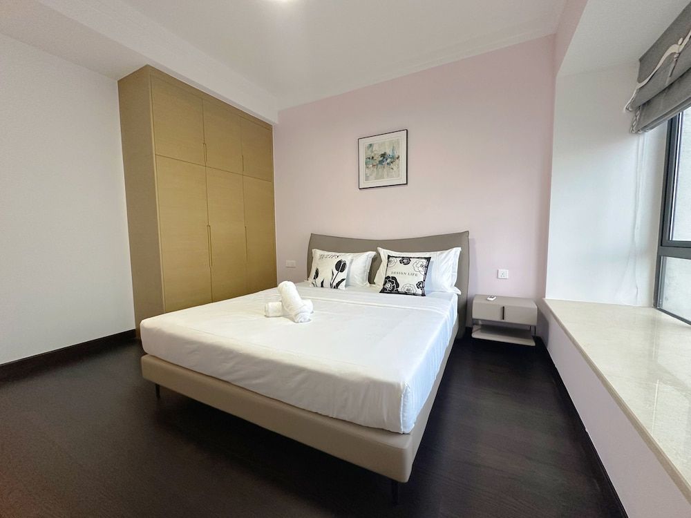 Superior Condo, 3 Bedrooms, Balcony, Sea View